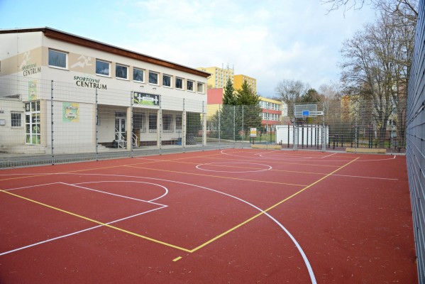 Multifunkční  hřiště a workout na Horáckém náměstí